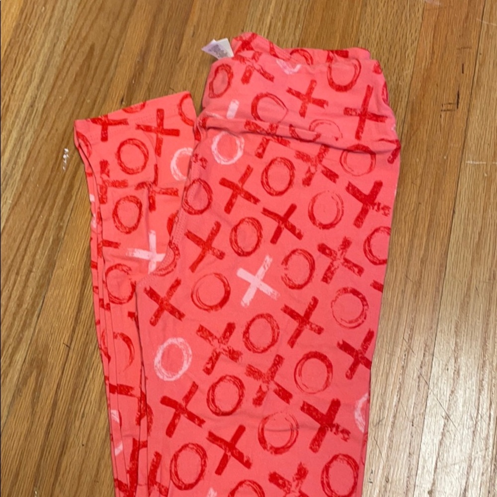 Lularoe Valentine’s OS Vintage Leggings